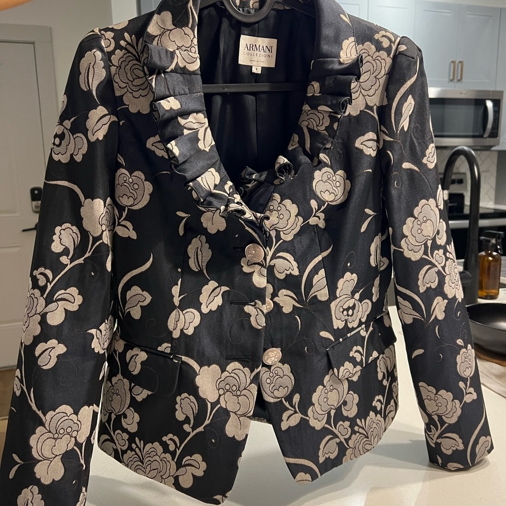 Armani Collezioni Cropped floral blazer